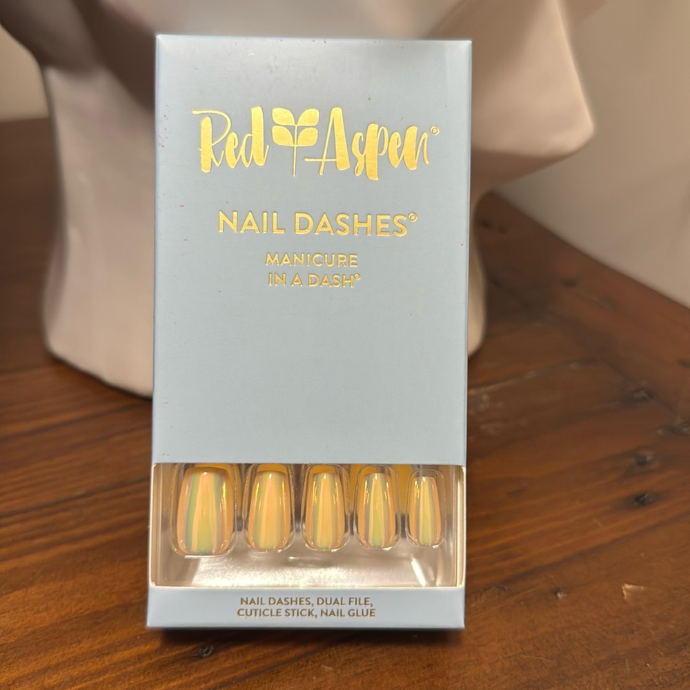 RED ASPEN keep it simple Kimber Nail Dashes 24 Pop On Medium Coffin